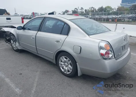 2004 Nissan Altima Base из США, поврежденный, VIN 1N4AL11D44C104200